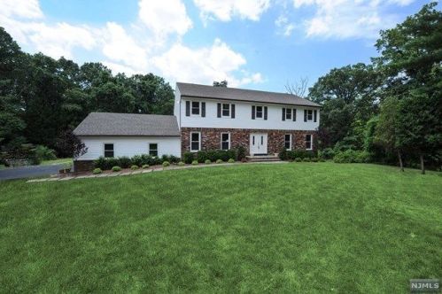 47 Battle Ridge Trl, Paterson, NJ 07512-1621