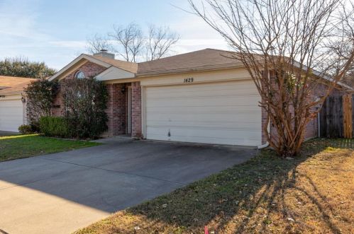 1429 Yorkshire St, Fort Worth TX  76134-5525 exterior