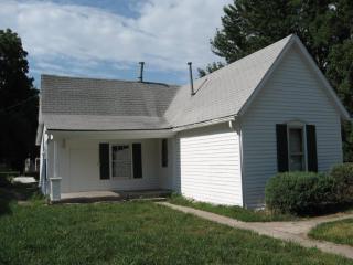 201 2nd St, Chapman, KS 67431-9571