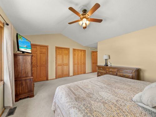 1315 Yorkshire Dr, Sycamore IL  60178-3236 exterior