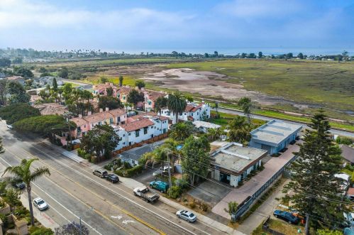4237 Carpinteria Ave, Carpinteria, CA 93013-1879