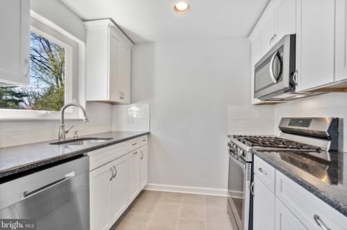 13 Dorann Ave, Princeton NJ  08540-3906 exterior