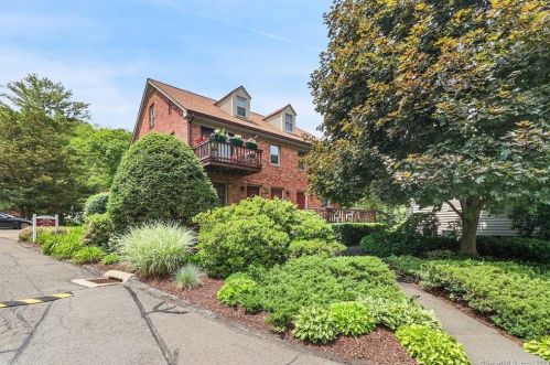 62 Village Walk, Wilton, CT 06897-4043