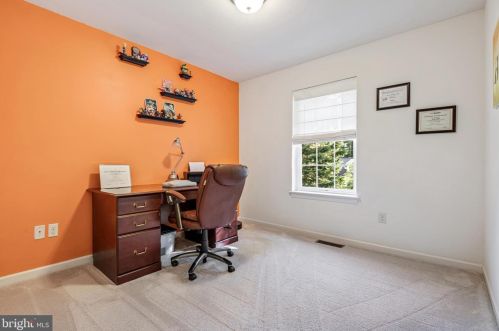 319 Devon Dr, Lancaster PA  17603-4609 exterior