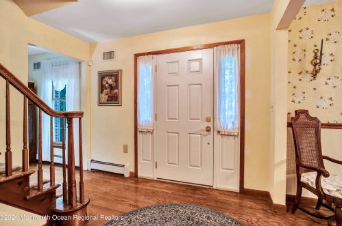 6 Hillcrest Rd, Holmdel Village, NJ 07733-1614