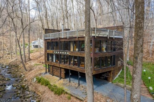 37 Guinea Hollow Rd, Lebanon, NJ 08833-4519