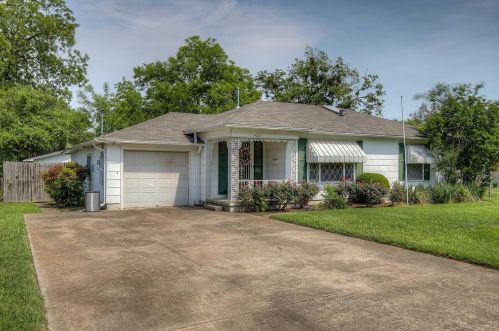 4201 Gordon St, Greenville, TX 75401-5731