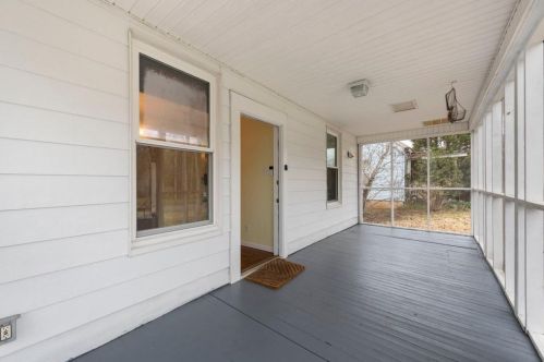 2070 Butler Way, Atlanta GA  30318-1057 exterior