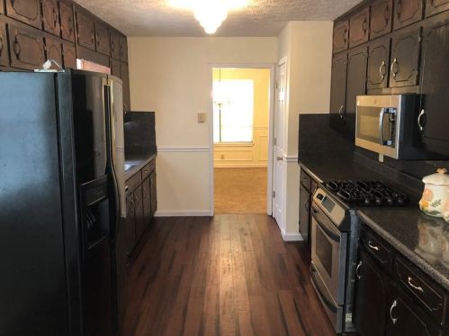 6 Harriette Dr, Stockbridge GA  30281-3867 exterior