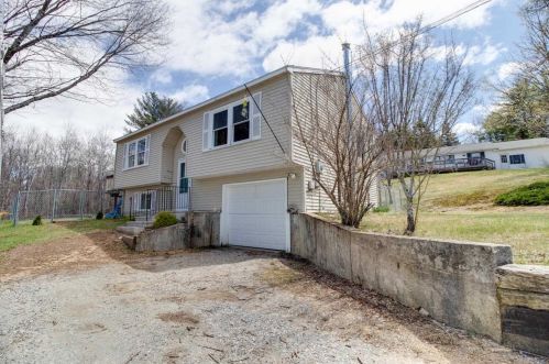 15 Westview Dr, Belmont, NH 03220-3144