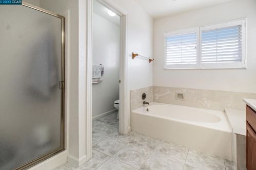 5241 Pebble Glen Dr, Concord CA  94521-4534 exterior