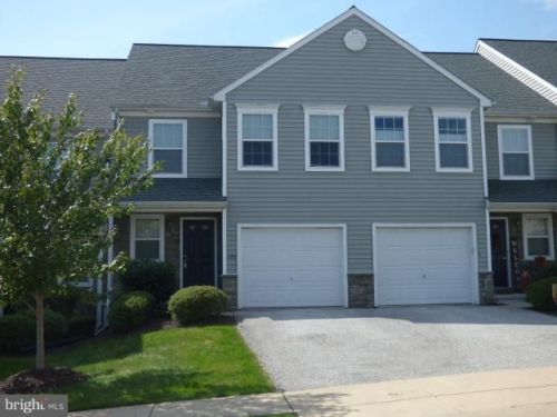 120 Locust Run Dr, York, PA 17404-9200