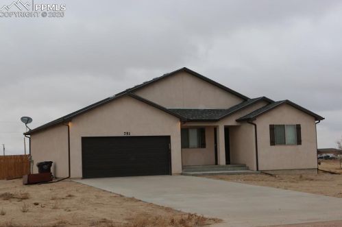 751 Marigold Dr, Pueblo, CO 81007-6516