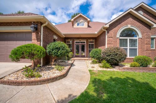 122 Berwick Cir, Bonaire, GA 31005-4202