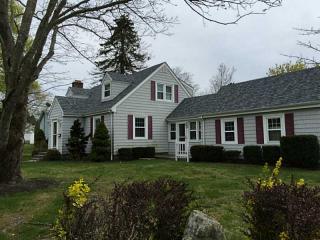 37 Dewolf Ave, Bristol, RI 02809-3531