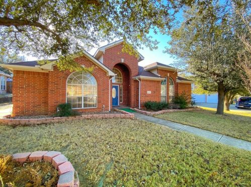 4629 Parkhaven Dr, Garland TX  75043-1800 exterior