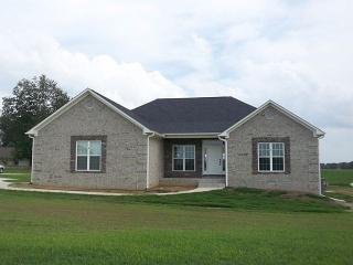 2119 Crowne Ridge Dr, Newbern, TN 38059-5495