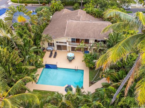 37 Nawiliwili St, Honolulu, HI 96825-2138