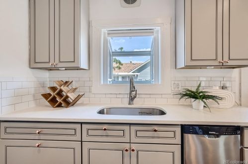 2811 4 Ave, Denver CO 80203-4008 exterior