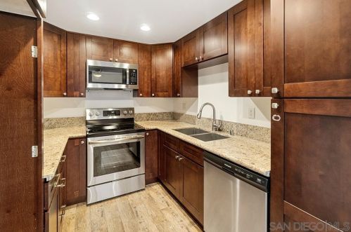 3422 Los Mochis Way, Oceanside, CA 92056-4750