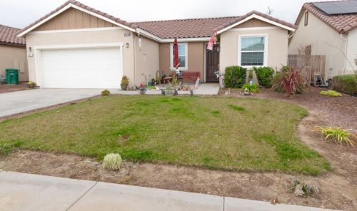 245 Rose Ave, Los Banos, CA 93635-2601