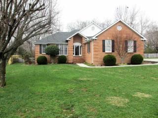 110 Windbriar Dr, Tullahoma, TN 37388-8827