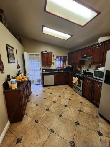 1145 Christobal Ln, Colton, CA 92324-6601