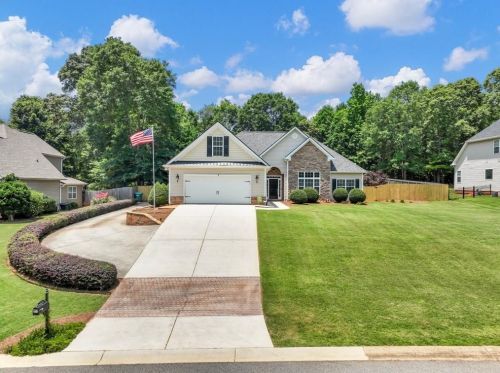 214 Palmer Ct, Jefferson, GA 30549-7307