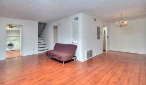 2570 Bradford Sq, Atlanta GA  30345-1366 exterior