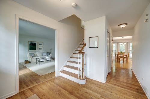 2552 River Woods Dr, Naperville, IL 60565-6321