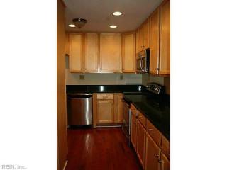 807 Colonial Ave, Norfolk VA  23507-1809 exterior