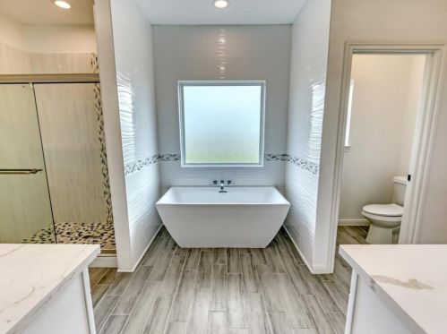 738 Angus Trl, Angleton TX 77515-9833 exterior