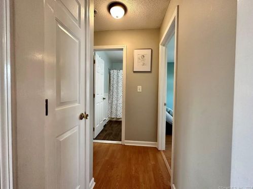 84 Mccormick Ln, Middletown CT  06457-2076 exterior