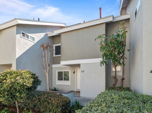 42 Goldenbush, Irvine, CA 92604-2839
