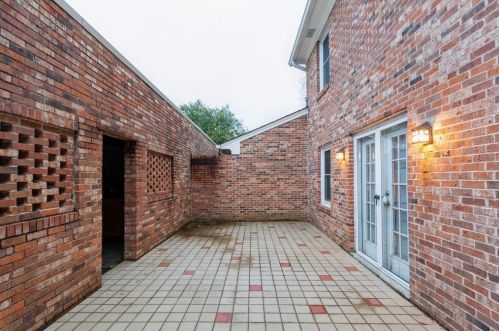 1653 Executive Park Ln, Atlanta GA  30329-3129 exterior