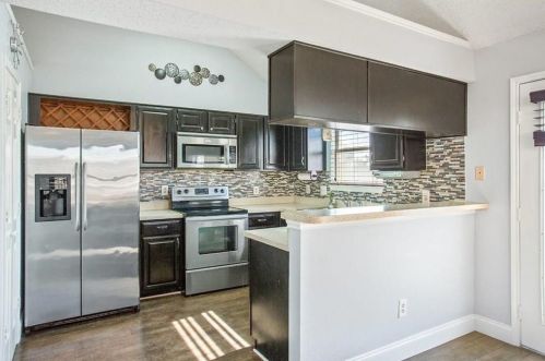 1120 Holly Dr, Carrollton TX  75010-1085 exterior