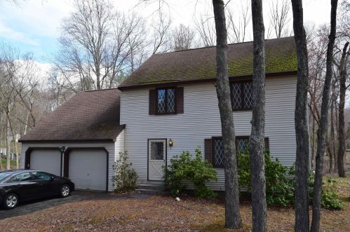 6 King Henry Dr, Londonderry, NH 03053-2815