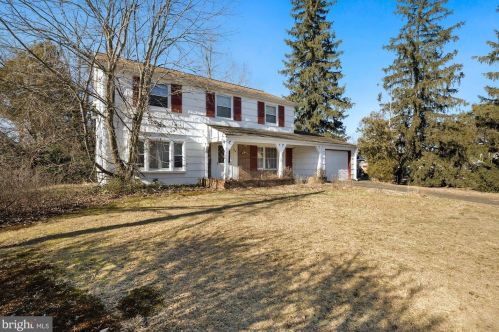24 Bermuda Cir, Willingboro, NJ 08046-1511