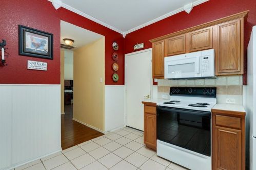 8508 Hawks Nest Dr, Fort Worth TX  76131-5330 exterior