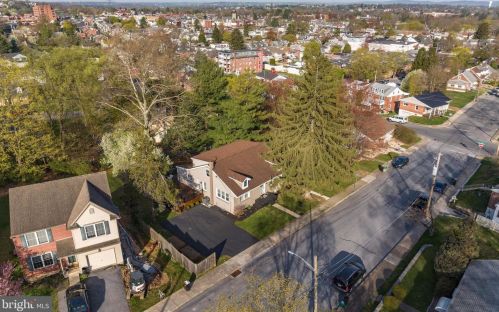 121 Spruce St, Ephrata, PA 17522-2146