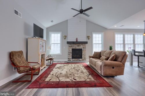 412 Constitution Dr, Ephrata PA  17522 exterior