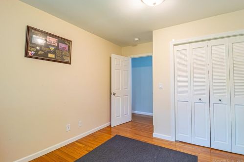 13 Foxcroft Rd, Niantic CT  06357-1415 exterior