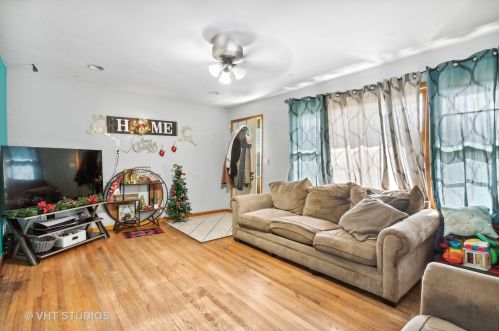 202 Diana St, Joliet, IL 60404-9394
