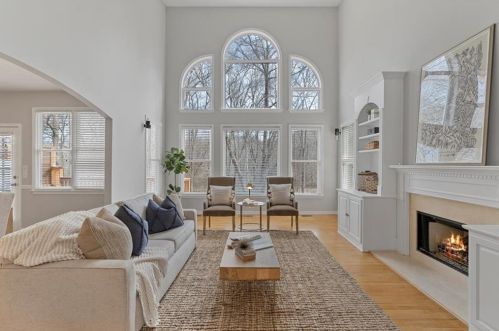 815 River Cliff Ct, Suwanee, GA 30024-6844