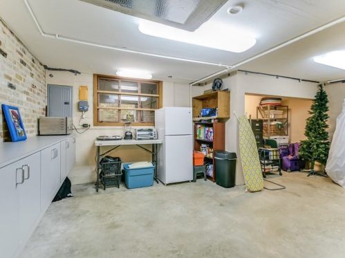 2209 Bowman Ave, Austin TX  78703-2309 exterior