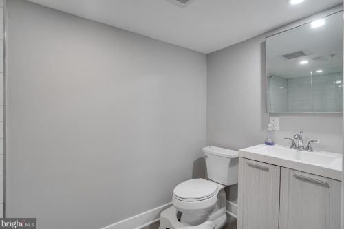 517 Mckean St, Philadelphia PA  19148-2530 exterior