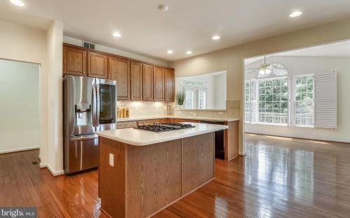 7112 Ayers Meadow Ln, Springfield VA  22150-4915 exterior