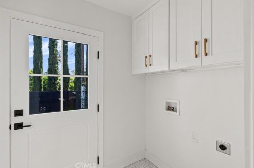 5326 Forbes Ave, Van Nuys CA  91436-1004 exterior