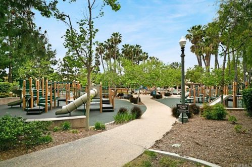 15 Salton, Irvine CA  92602-2425 exterior