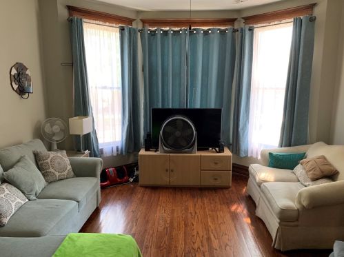 1646 Harding Ave, Chicago, IL 60647-4610